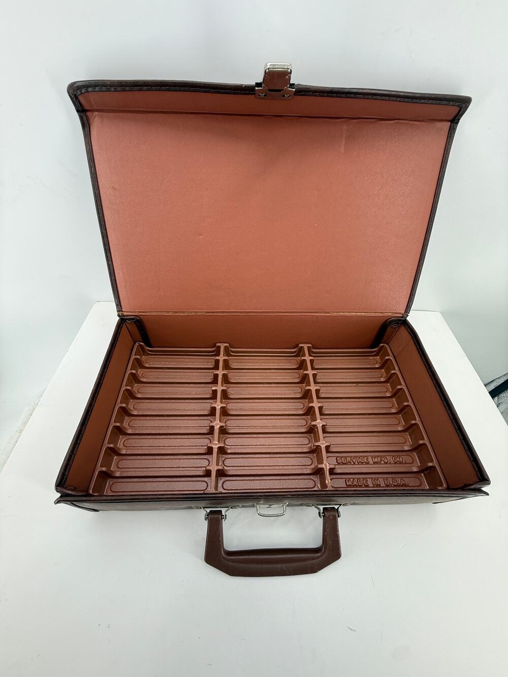 Service Mfg Co Vintage Cassette Tape Storage Case 24 Slot Brown Hard Shell USA